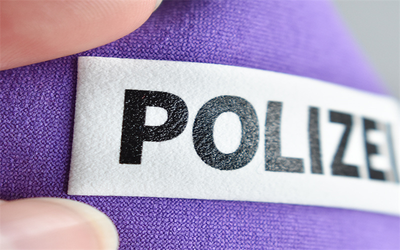 硅膠轉(zhuǎn)印膜轉(zhuǎn)印出來的硅膠厚板燙標(biāo)